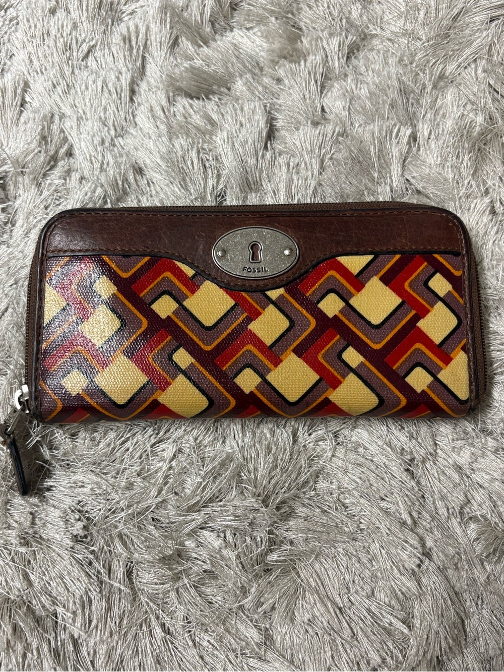 Fossil Brown Leather Zip Pull Wallet Accent with Metal Logo